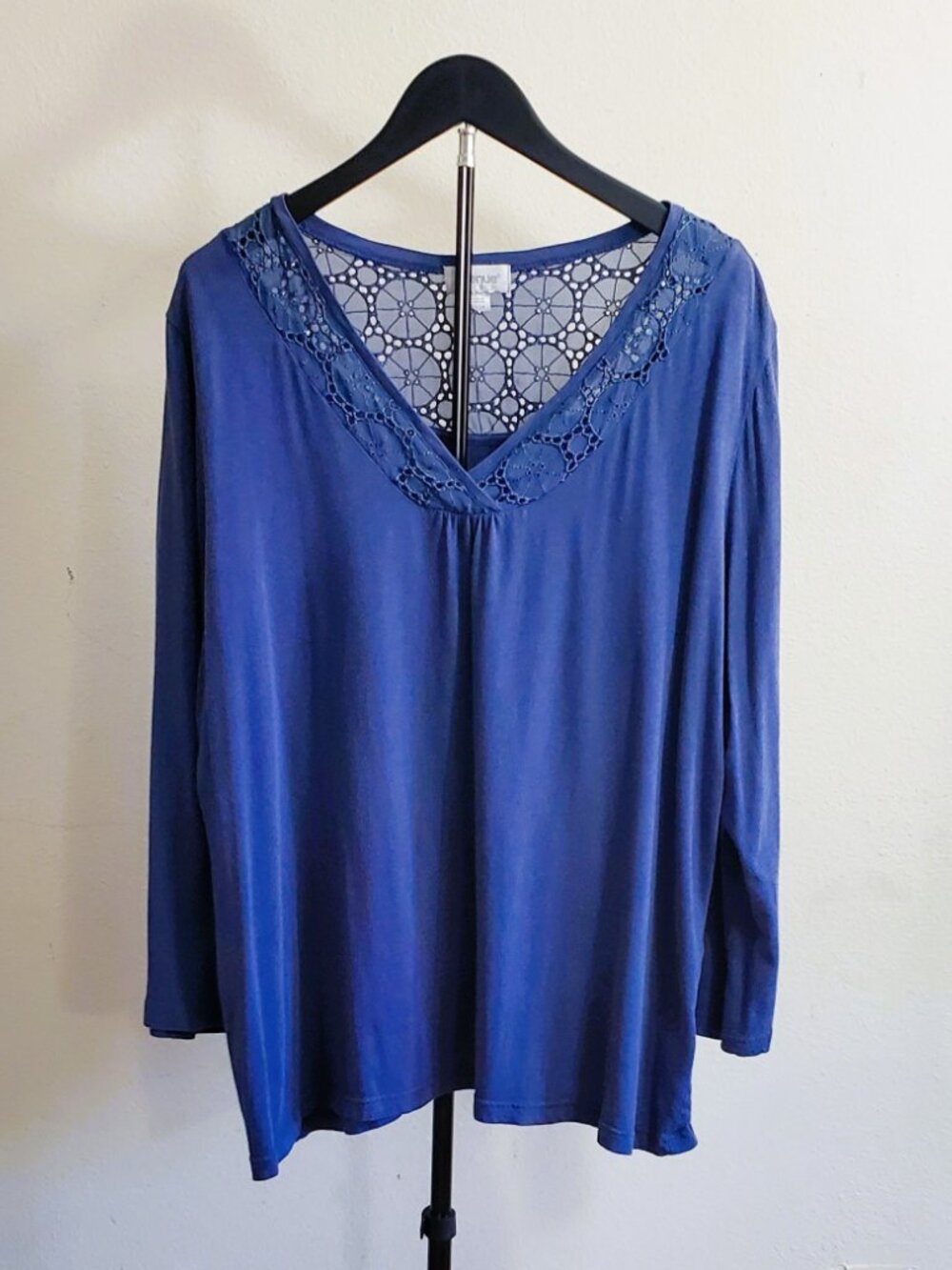 Women's Plus Size Blouse by the Avenue Size 22/24  Long Sleeve  Navy